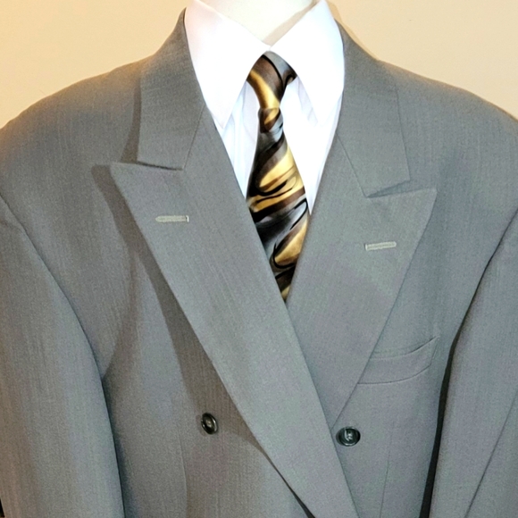 Cellini Linea Uomo | Double Breasted Suit - Picture 5 of 15